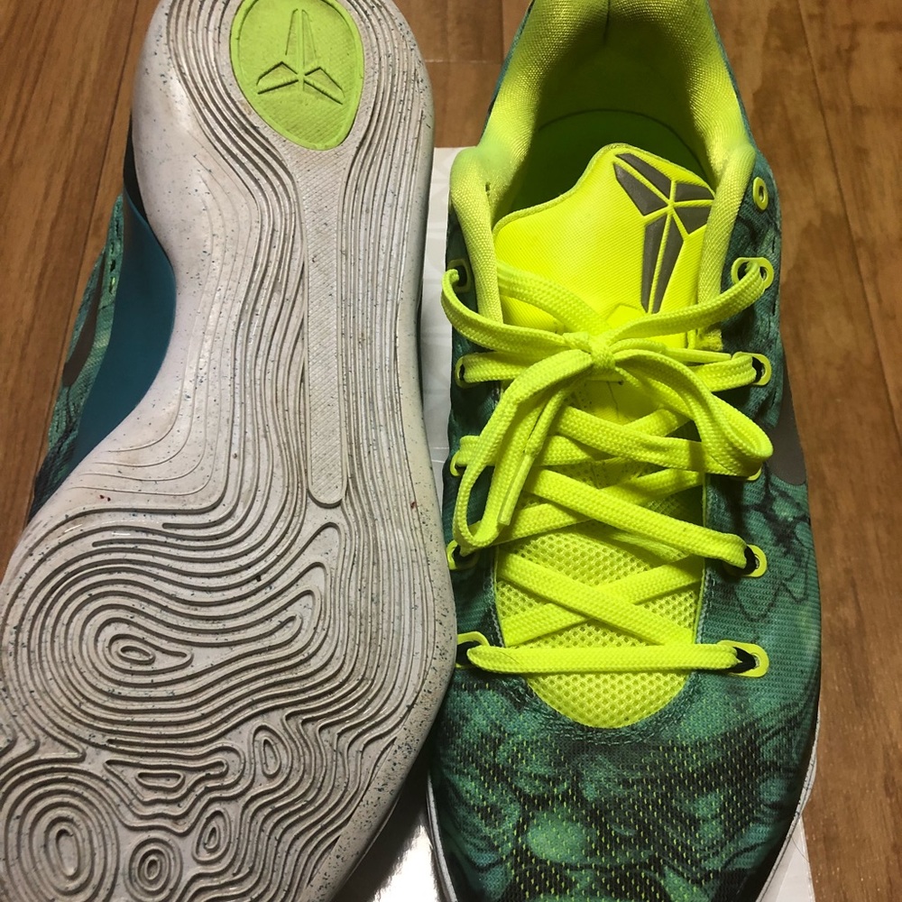 Kobe East 9 (size 11.5) good condition